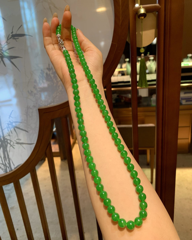 翡翠珠子实拍展示，具体货品请咨询确认