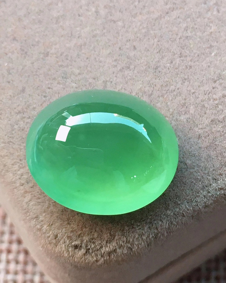 翡翠蛋面实拍展示，具体货品请咨询确认